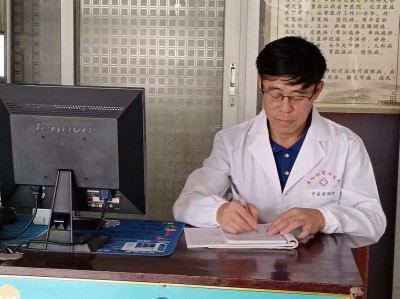 著名皮肤病专家——王建生